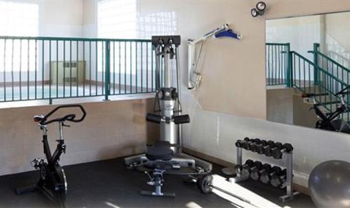 фото отеля Pacific Host Inn & Suites