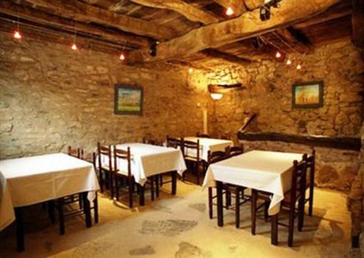 фото отеля Masia Can Pei Farmhouse Montagut i Oix