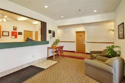 фото отеля Wamego Inn & Suites