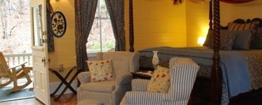 фото отеля Mountain Rose Inn