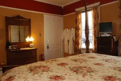 фото отеля Mountain Rose Inn