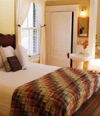 фото отеля Mountain Rose Inn