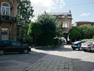 фото отеля Your Space Clifton Village