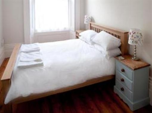 фото отеля Your Space Clifton Village