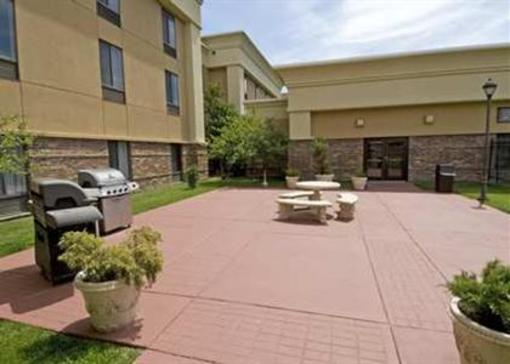 фото отеля Hampton Inn & Suites Springfield