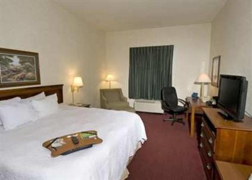 фото отеля Hampton Inn & Suites Springfield