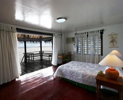 фото отеля Stilts Calatagan Beach Resort