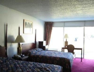 фото отеля Red Carpet Inn Jesup