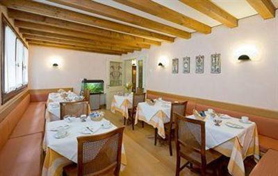 фото отеля Spagna Hotel