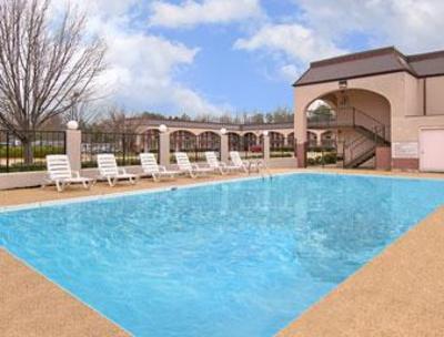 фото отеля Days Inn And Suites Starkville