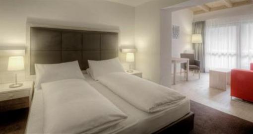 фото отеля Hotel La Tambra