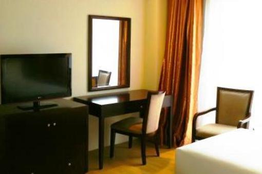 фото отеля Narita Hotel Tangerang