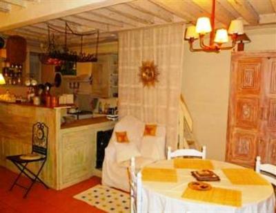фото отеля Appartement Cours De Marigny