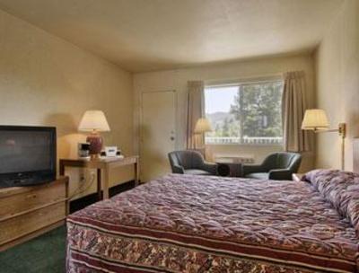 фото отеля Travelodge Roseburg
