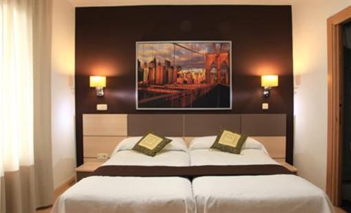 фото отеля Hostal Falfes