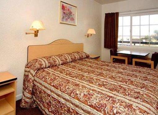 фото отеля Rodeway Inn West Sacramento