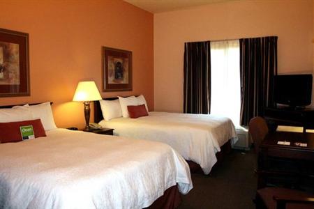 фото отеля Hampton Inn & Suites Denton