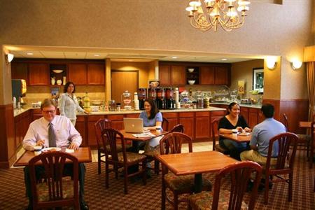 фото отеля Hampton Inn & Suites Denton