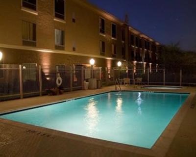 фото отеля Hampton Inn & Suites Denton
