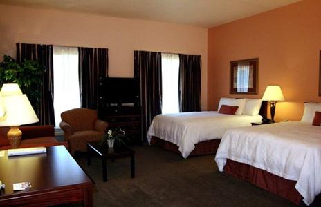 фото отеля Hampton Inn & Suites Denton