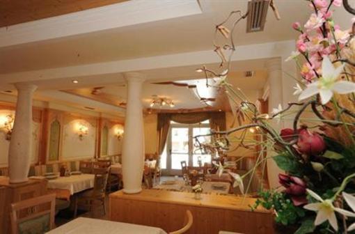 фото отеля Hotel Canada Pinzolo