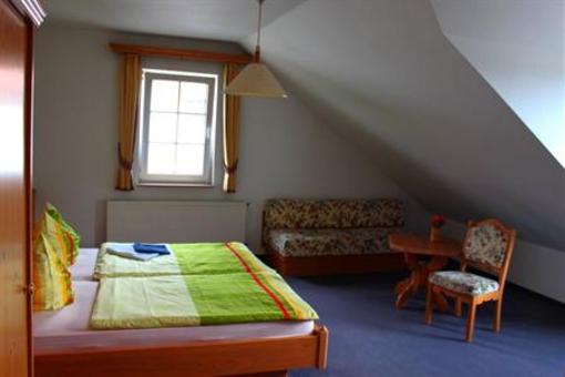 фото отеля Gasthaus & Hotel Zur Linde Tonndorf