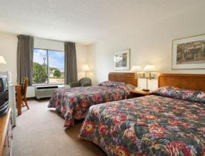 фото отеля Super 8 Motel Madison East