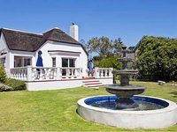Lagoon Lodge