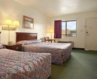 фото отеля Super 8 Knoxville Downtown/West
