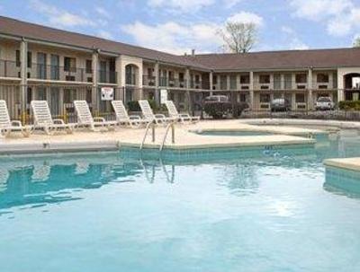 фото отеля Super 8 Knoxville Downtown/West