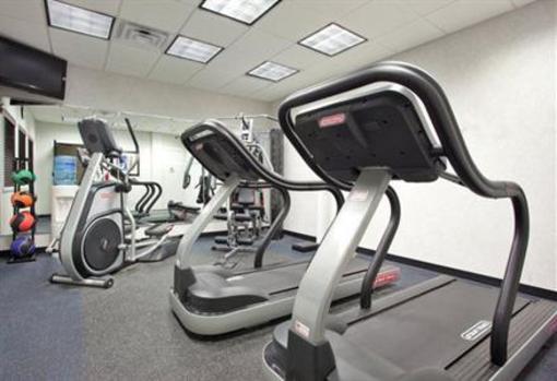 фото отеля Holiday Inn Express Hotel & Suites Akron South Airport Area