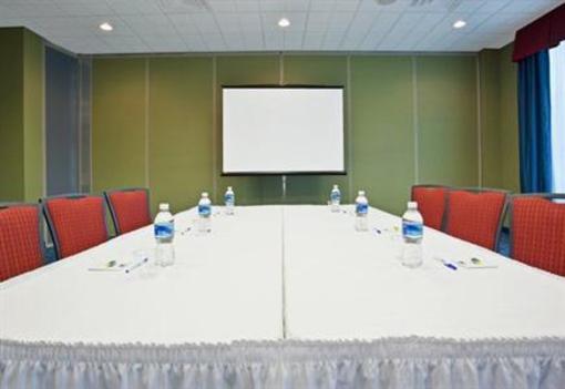 фото отеля Holiday Inn Express Hotel & Suites Akron South Airport Area