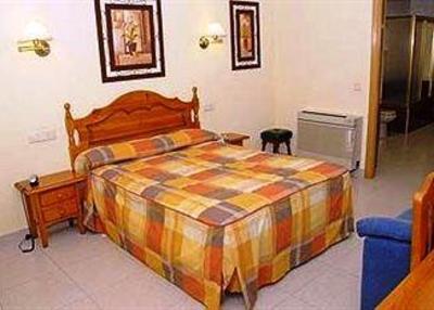 фото отеля Hostal El Cruce Paracuellos de Jarama