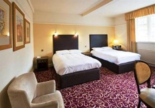 фото отеля The Castle & Ball Hotel