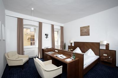 фото отеля Keramikhotel Goldener Brunnen Gmunden