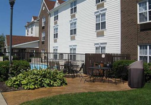 фото отеля TownePlace Suites Cleveland Airport