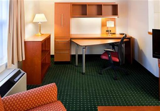 фото отеля TownePlace Suites Cleveland Airport
