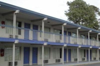 фото отеля Royal Inn Williamsburg - Busch Gardens