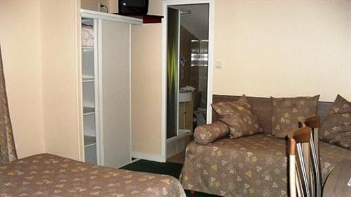 фото отеля Hotel Andreinia Esterencuby