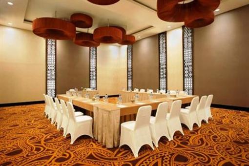 фото отеля Hotel Santika Mataram