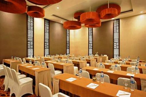 фото отеля Hotel Santika Mataram