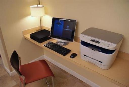 фото отеля Towneplace Suites Fredericksburg