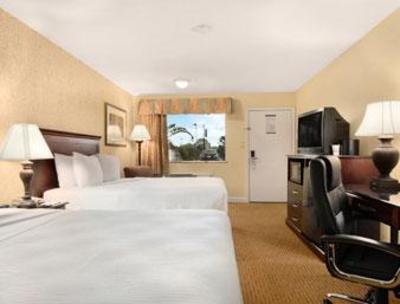 фото отеля Days Inn Shenandoah Texas