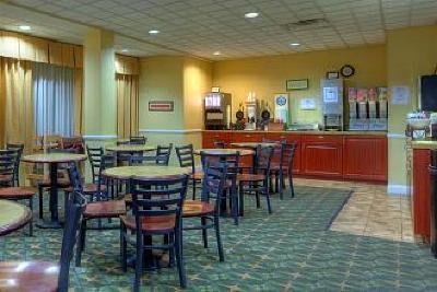фото отеля Country Inn & Suites South Fredericksburg