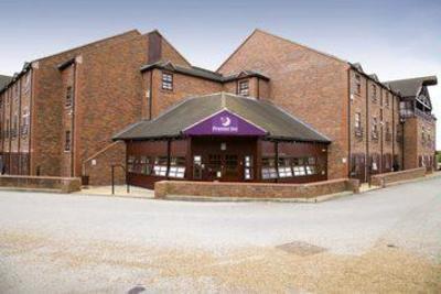 фото отеля Premier Inn Furzton Lake Milton Keynes