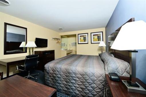 фото отеля Americas Best Value Inn Danbury