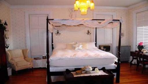 фото отеля Ellerbeck Mansion Bed & Breakfast