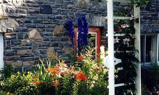 фото отеля Inn at the Falls Country Inn Bracebridge