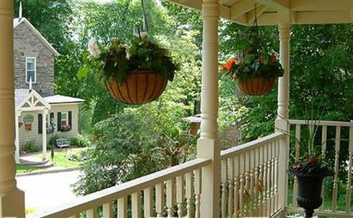 фото отеля Inn at the Falls Country Inn Bracebridge