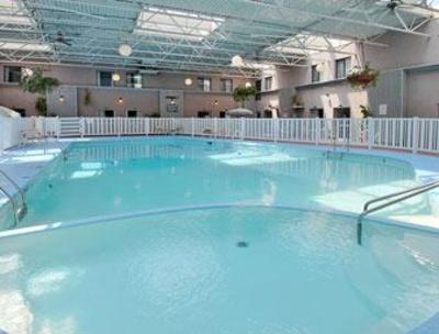 фото отеля Ramada Grand Forks